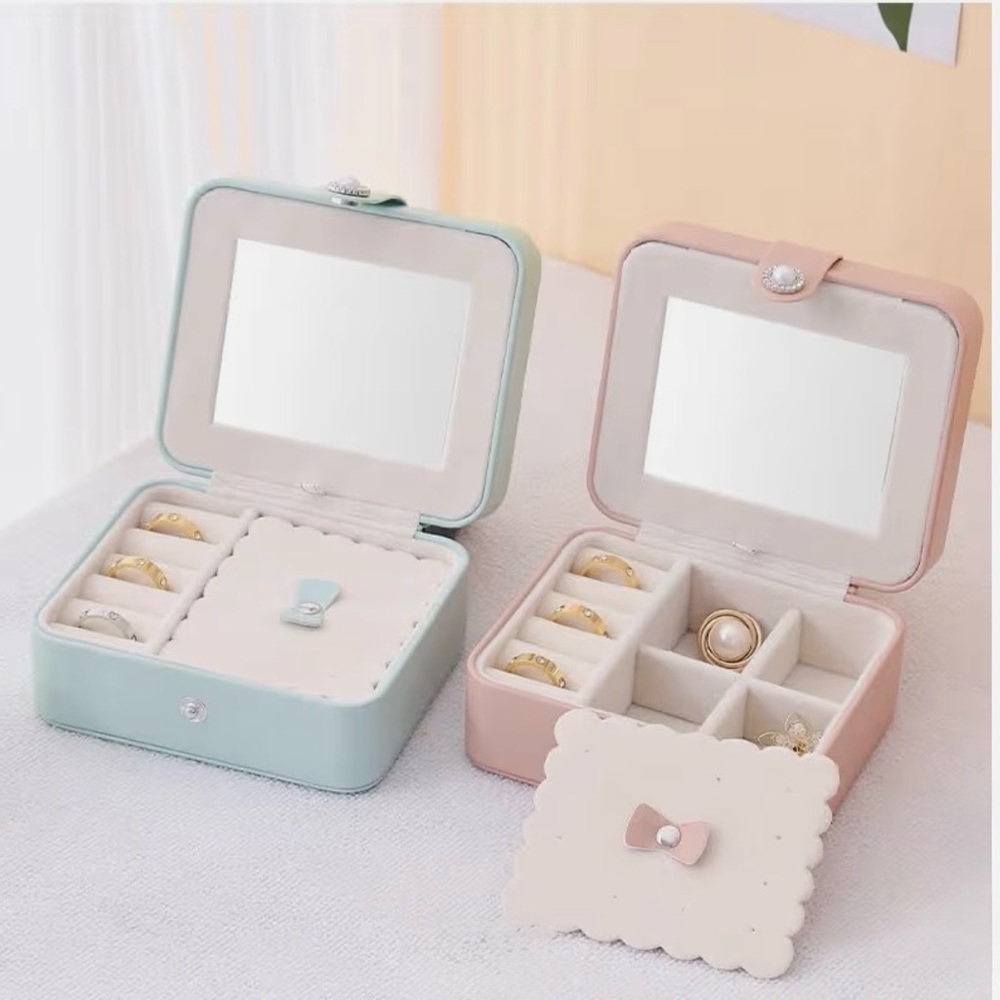 Elegant Mint Green Quilted Women's Travel Jewelry Case - Picture 12 of 13